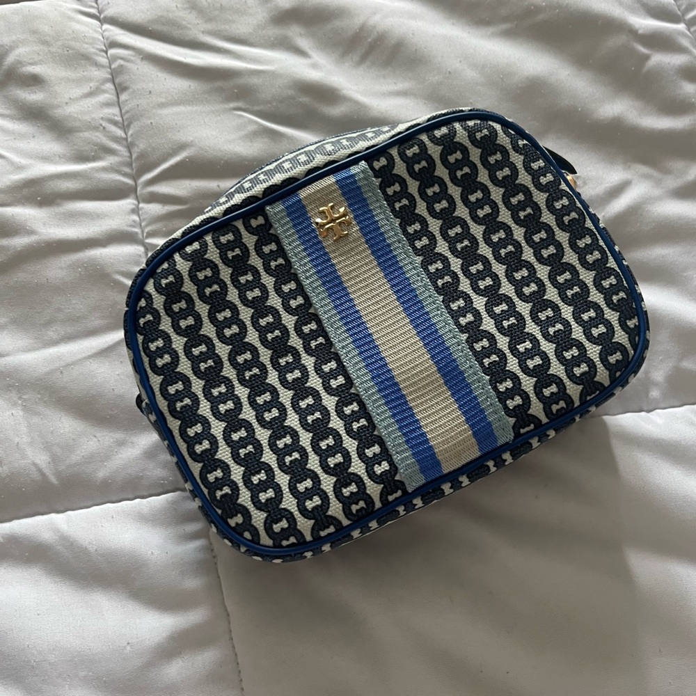 Tory Burch Gemini link canvas